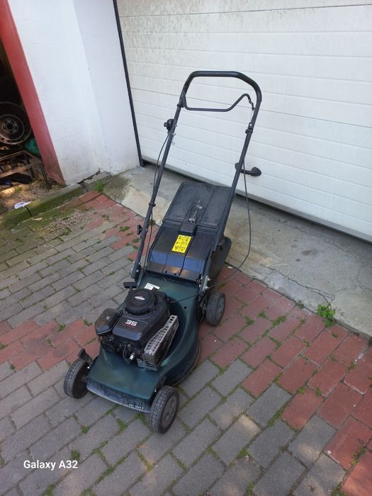 Mașina de tuns iarba