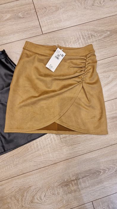 Две нови поли за 15 евро общо