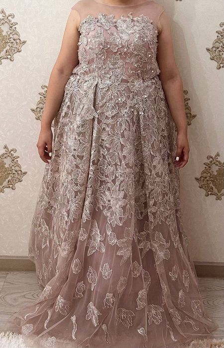 Вечернее платье в отличном состоянии