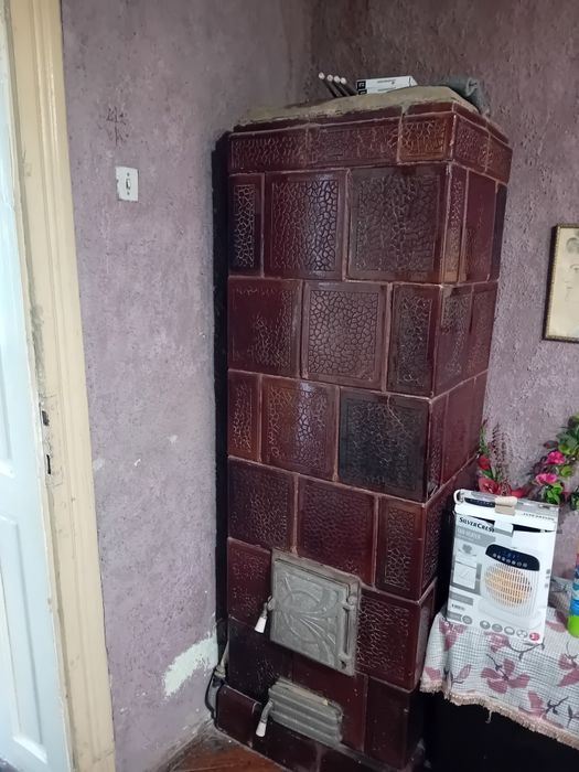 Vînd două sobe de teracotă!