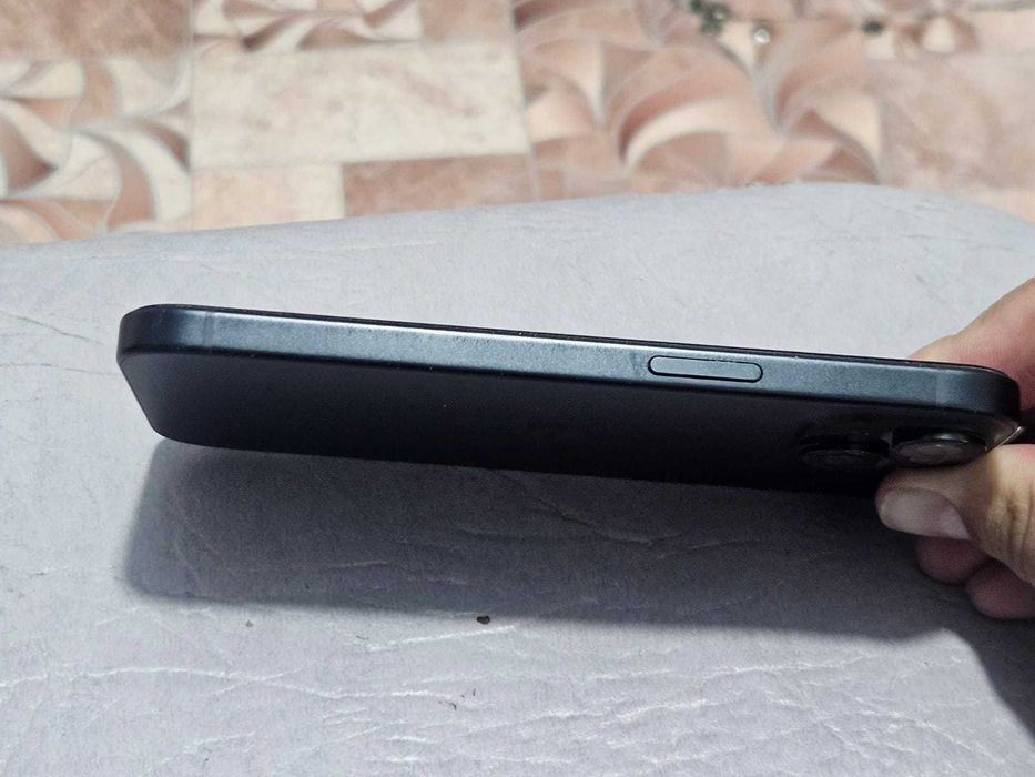 iPhone 15, 128GB, чёрный, батарея 81%