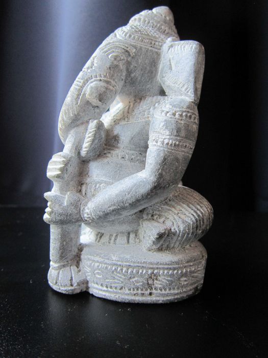 cadou inedit feng shui Ganesh piatra naturala handmade India 1980