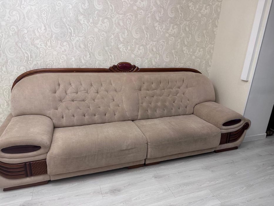 Продам диван для гостиной