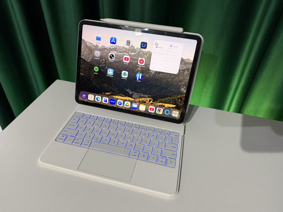 Husa cu tastatura Ipad Pro11' gen.4
