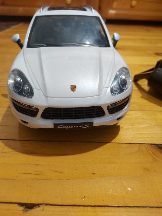 Детска кола  PORCHE CAYENNE S с дистанционно управление