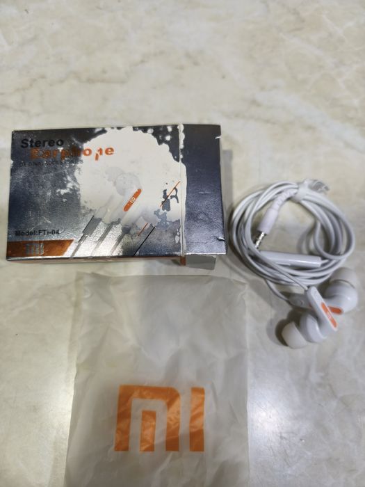 Наушники для смартфона, FTi-04, новые.