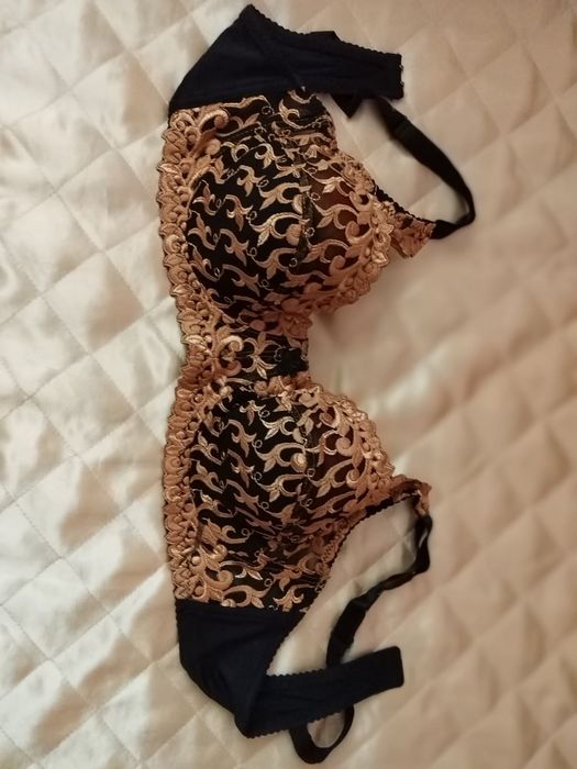 Сутиени (дантела)