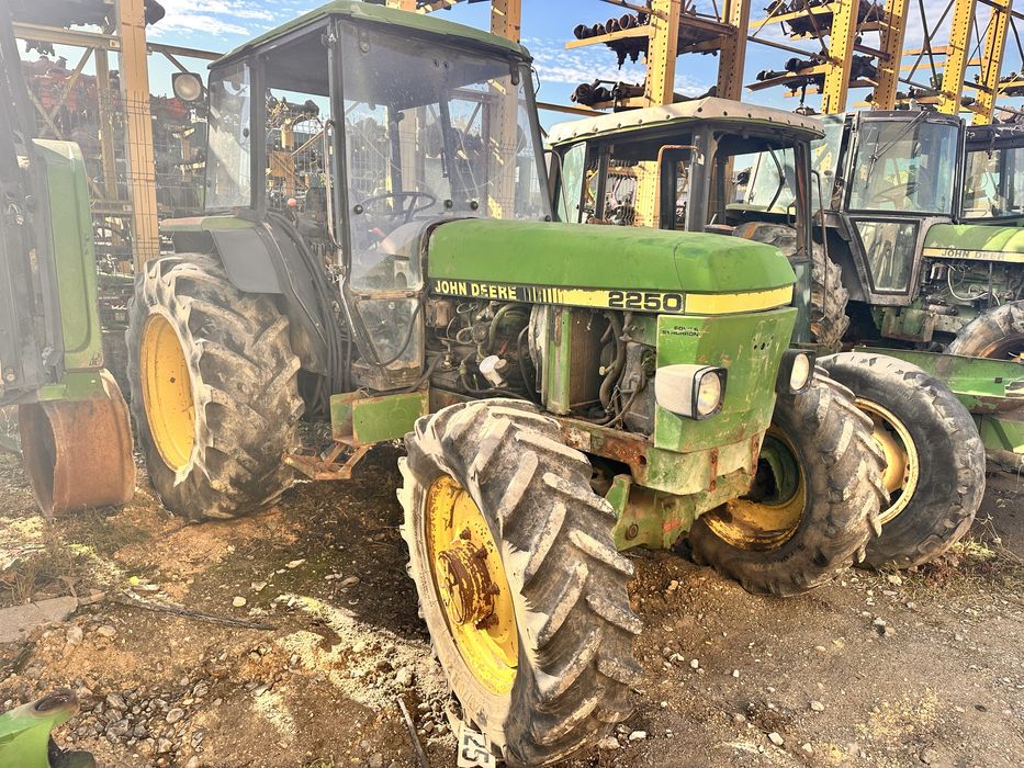 Dezmembrez John Deere 2250/2450