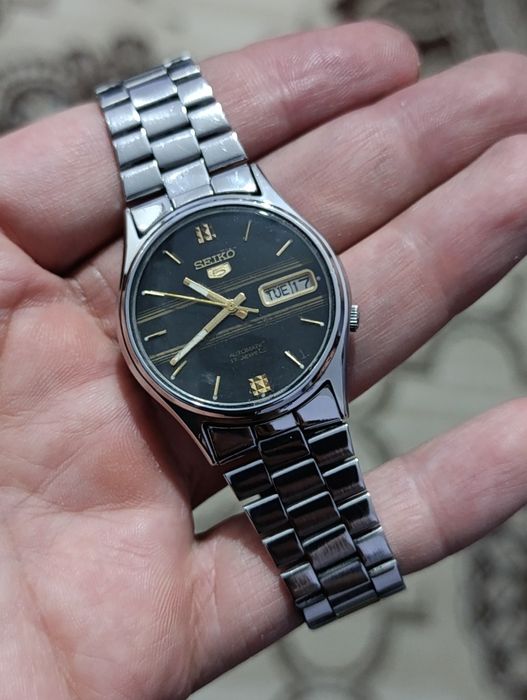 Seiko японский соат сотилади