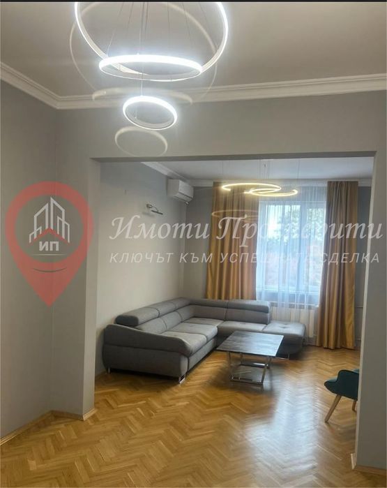 Дава се под наем Тристаен апартамент в София, Център - 110 кв.м за 1296.42 € - Снимка #2
