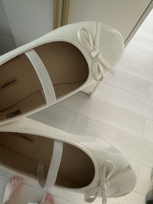 Продам детские босоножки