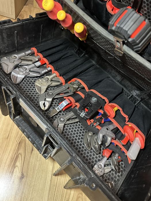 Knipex Robust 45 куфар с инструменти