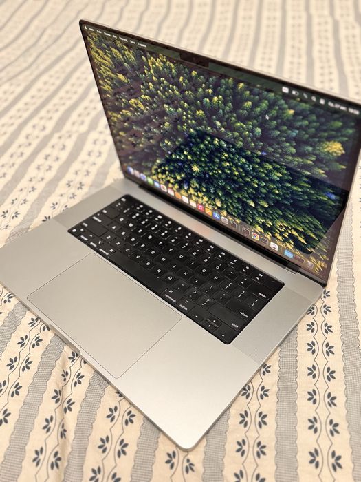 Macbook Pro M2 16-inch