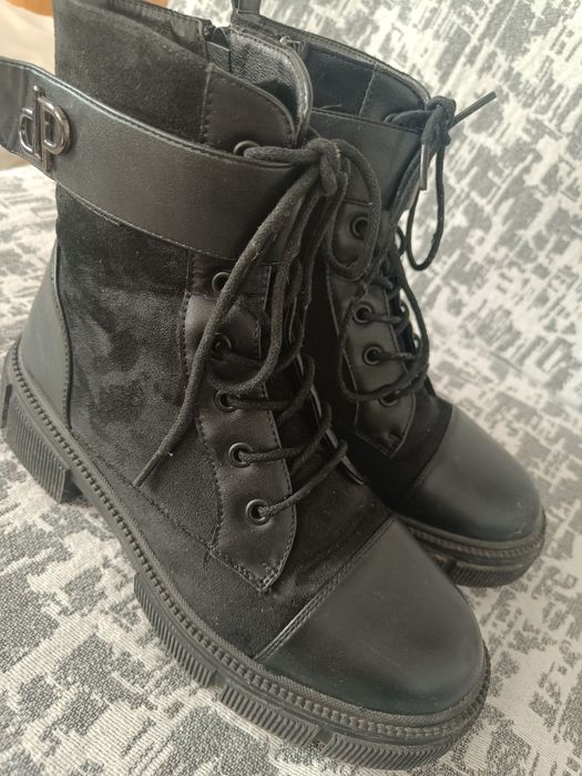 Дамски черни боти!