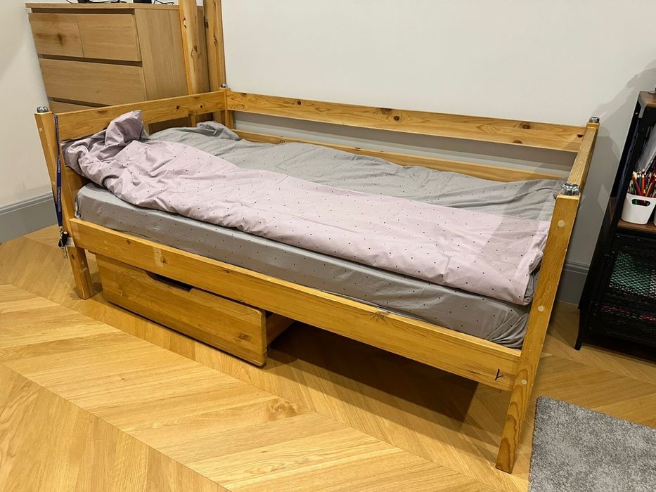 Двухярусная кровать