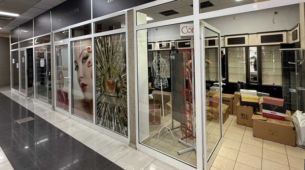 Închiriez spații comerciale Centru Comercial Eden Center !