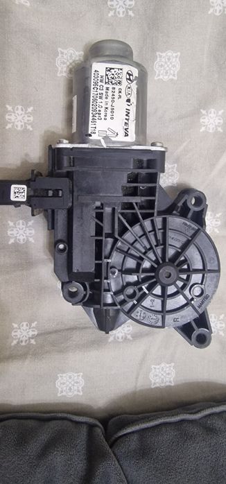 Motoraș geam electric