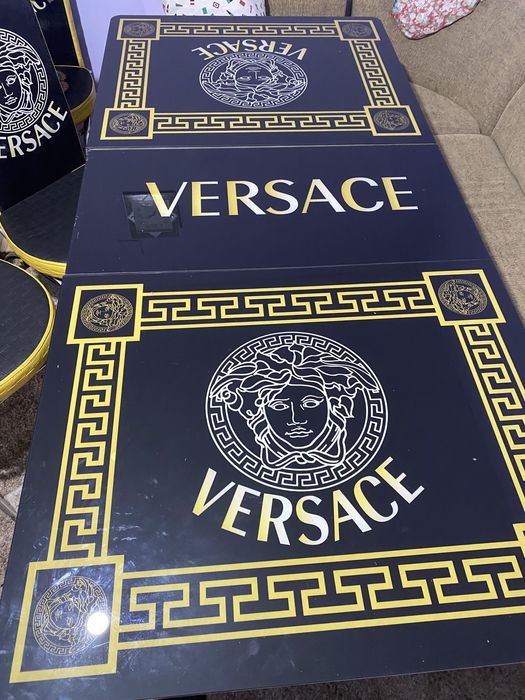 Маса Versace с 4 стола БЕЗ ЗАБЕЛЕЖКА