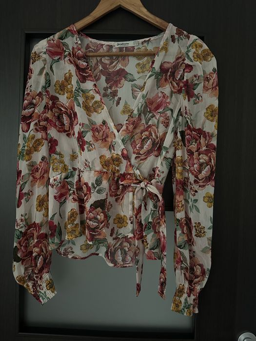 Bluza petrecuta Stradivarius mărimea S