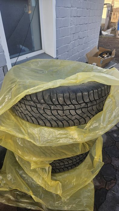 Зимние шины 285/60 r18