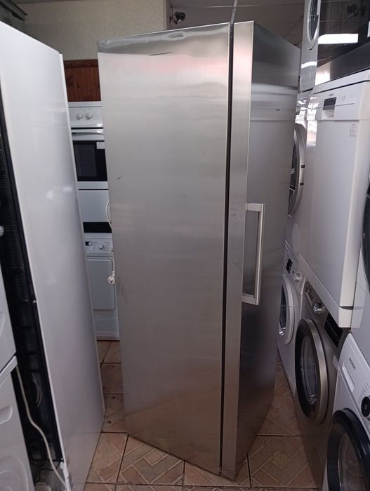 Вертикален иноксов фризер  Siemens с 8 чекмеджета 2 години гаранция!