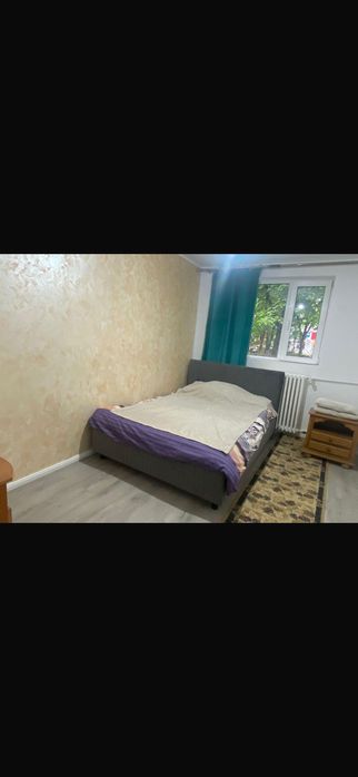 Apartment 4 camere de închiriat