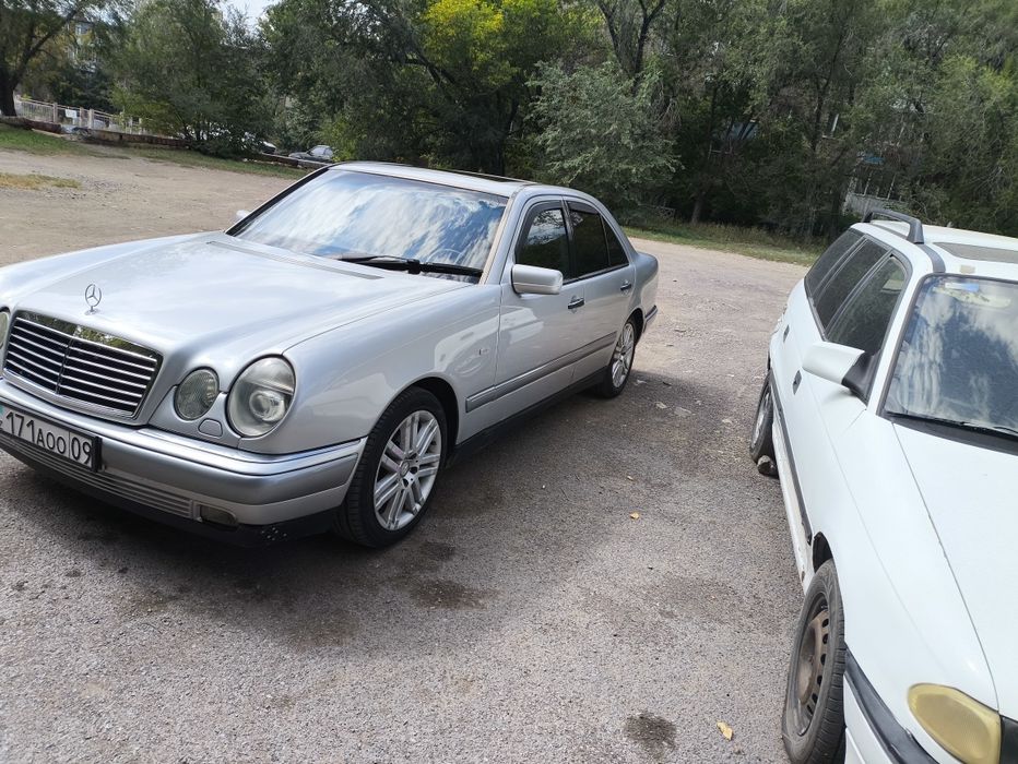 Продам Мерседес Е 280
