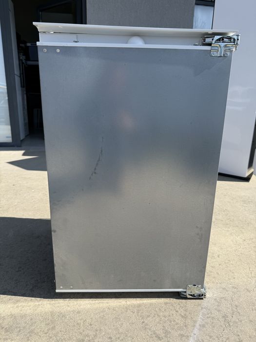 Малък хладилник за вграждане Bosch