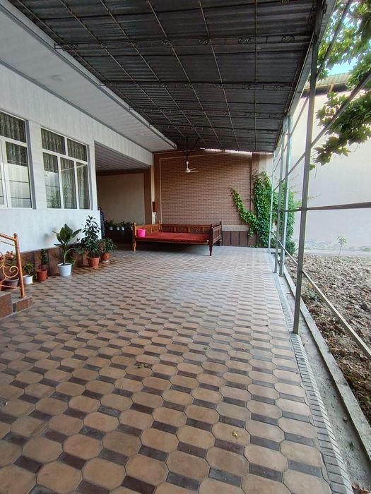 5.5 сотих. 8 хона ли евро ремонт. Газ, Свет, сув, кадастлари бор. Нар