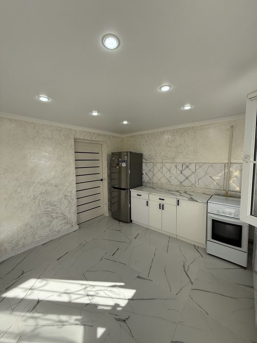 Үй сатылады. Мкр Көктем.