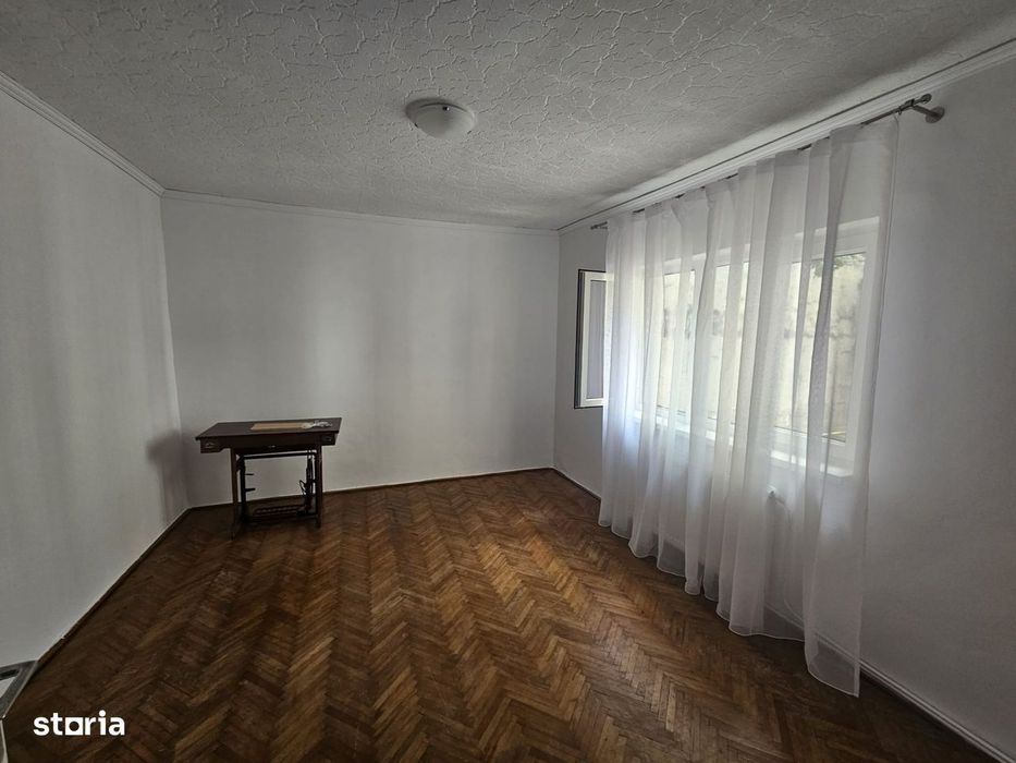 Super oferta! Casa cu 5 camere in Andrei Muresanu, ultrafinisata!