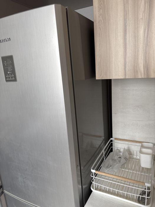 Холодильник Samsung