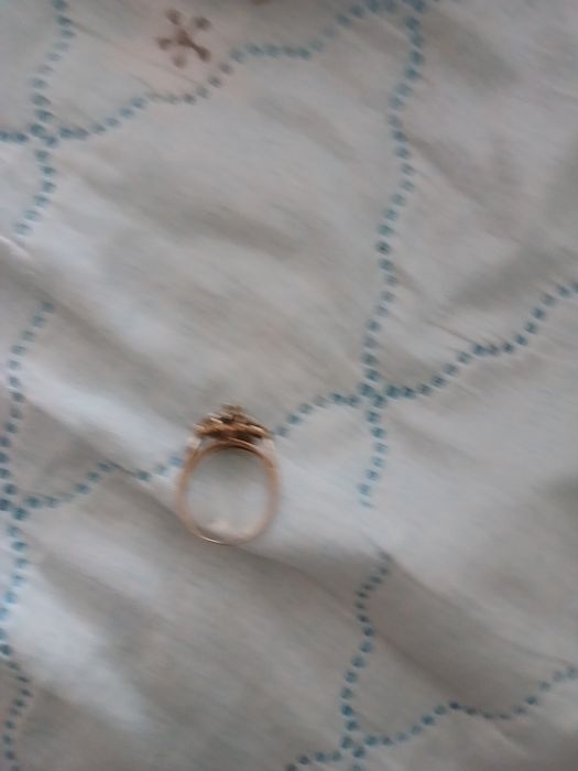 Продам золотую кольцо