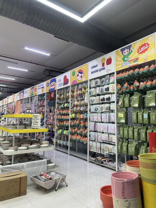 продается готовые ветрина на 230 квм для магазины