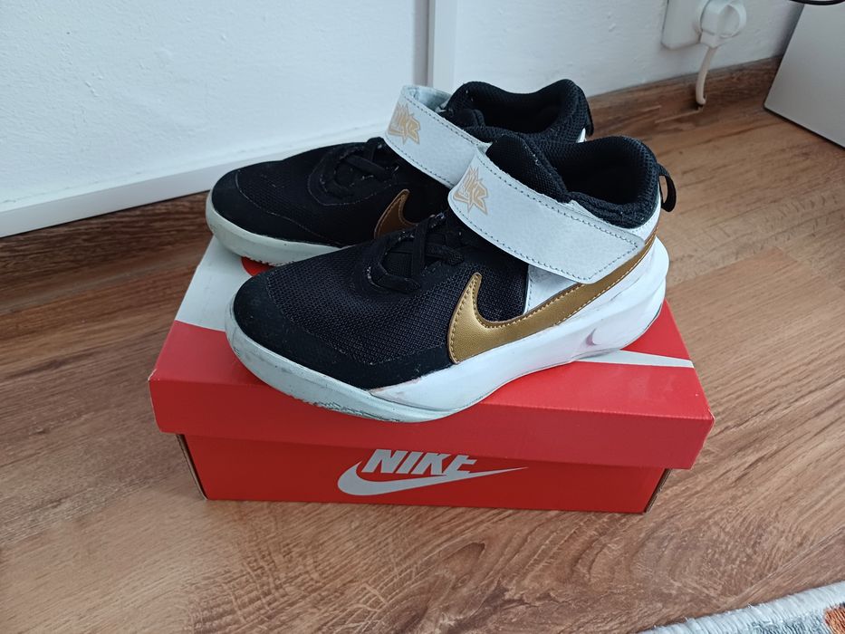 Vând adidași copii diferite marimi