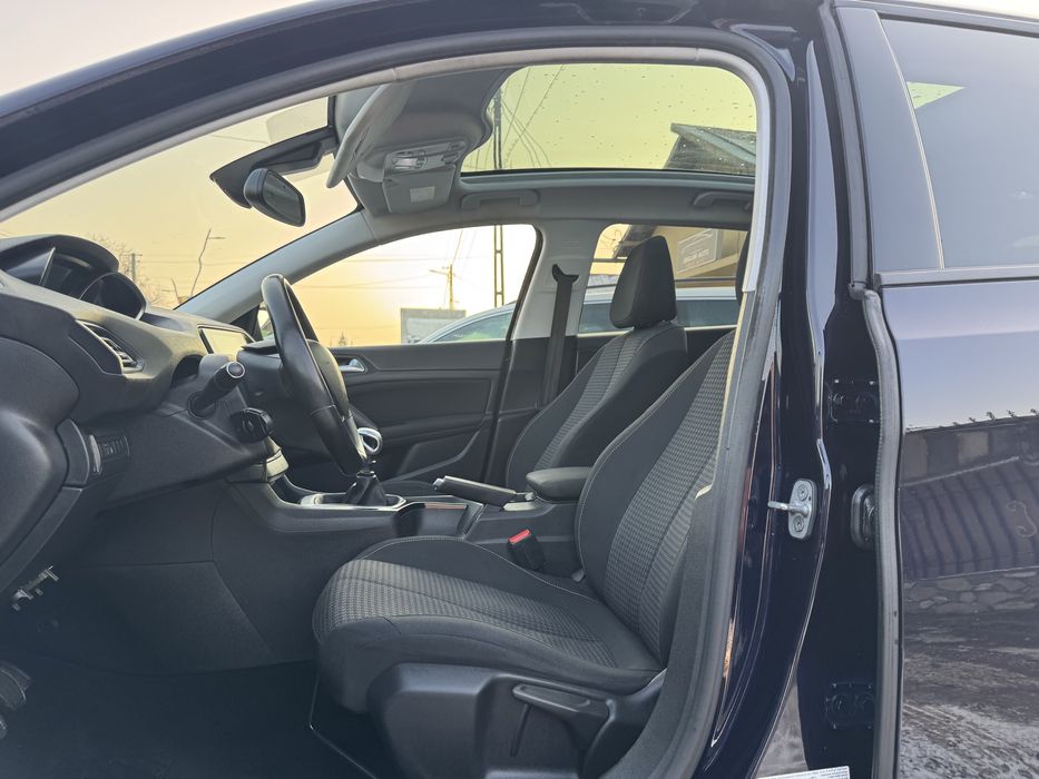 Peugeot 308 **line assist **navi**Panorama**2019*Rate/avans zero*