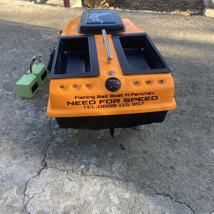 Лодка за захранка FISHING BAIT BOAT