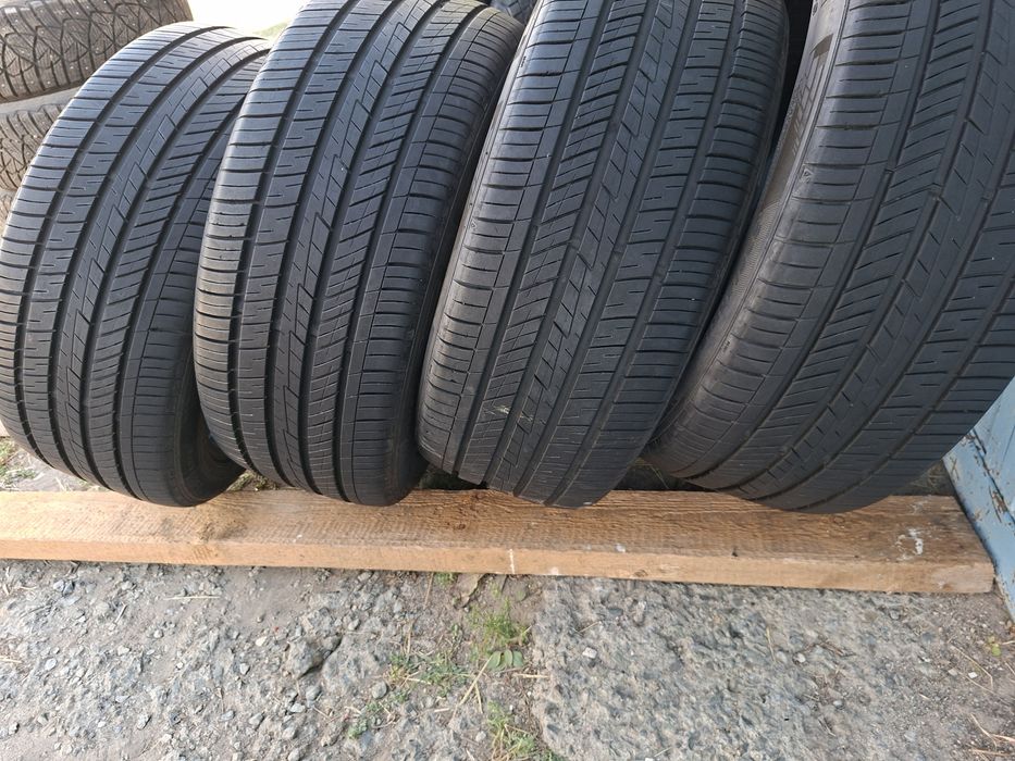 Продам шины. 235/45/18 нексен