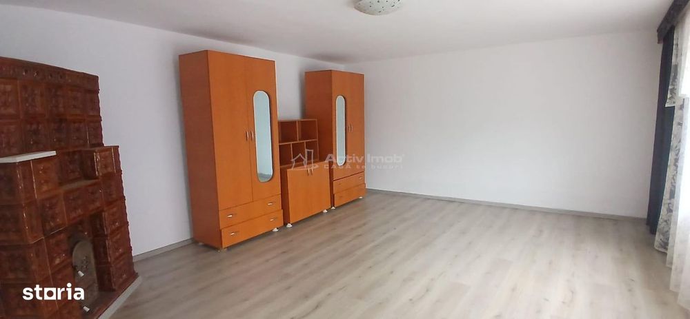 Casa 8 camere de vanzare Valea Voievozilor Targoviste 653mp teren