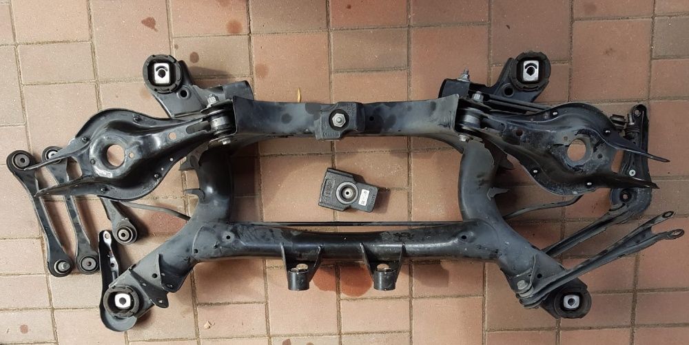 Punte spate BMW F30 F36 Seria 3, bascula, articulatie brate spate BMW