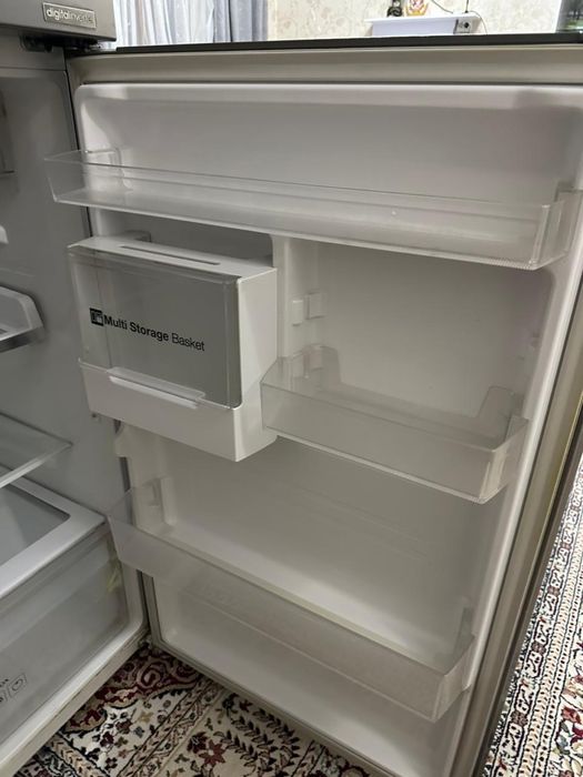 Холодильник Samsung