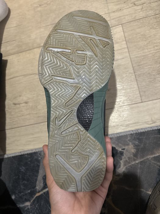 Кроссовки kobe 4  размер 43 маломерит