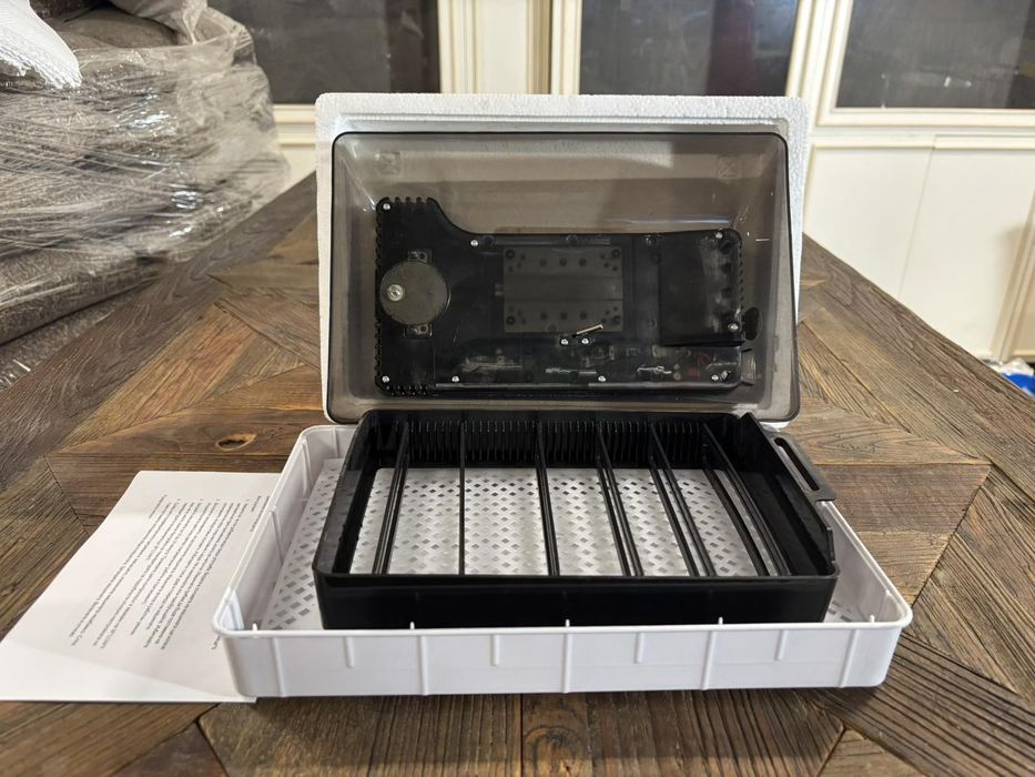 Инкубатор за 15 яйца