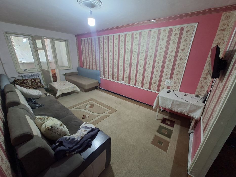 Kvartira sotiladi 2 honali 1 etaj + padval