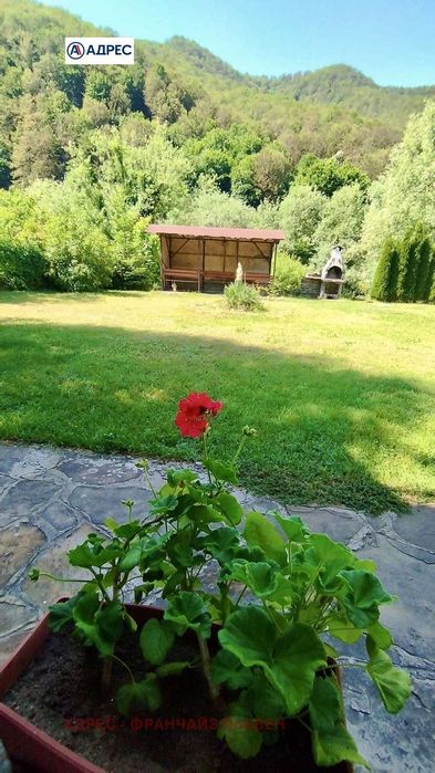 Хотел в Ловеч, област-с.Рибарица площ 457 цена 220000