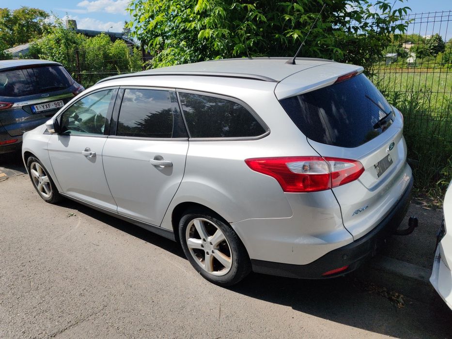 Dezmembrez Ford focus mk3 benzina 1.6