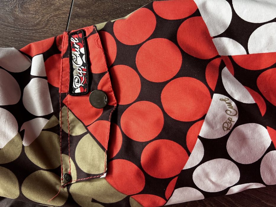 Дамски ски екип + ръкавици и шапка RIP CURL. Размер S