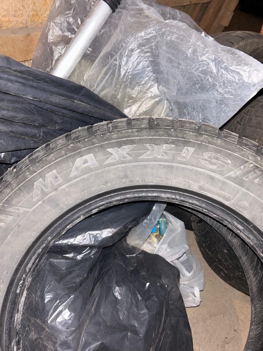 Шины зима 215/65/R16