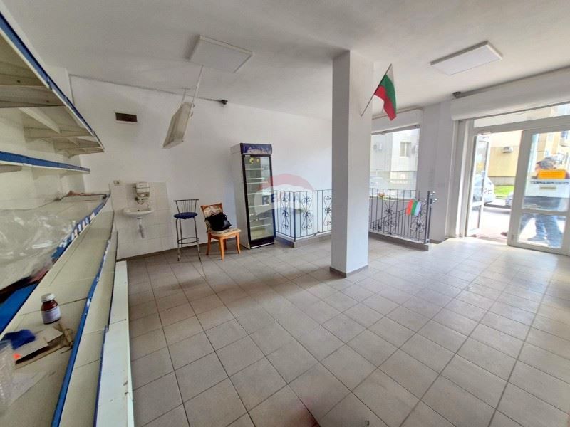 Магазин за продажба, Лятно кино Тракия