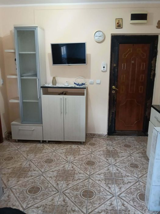Închiriez apartament